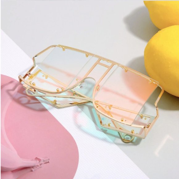 Oversized Iiridescent Shades 🦄 - Picture 2 of 3